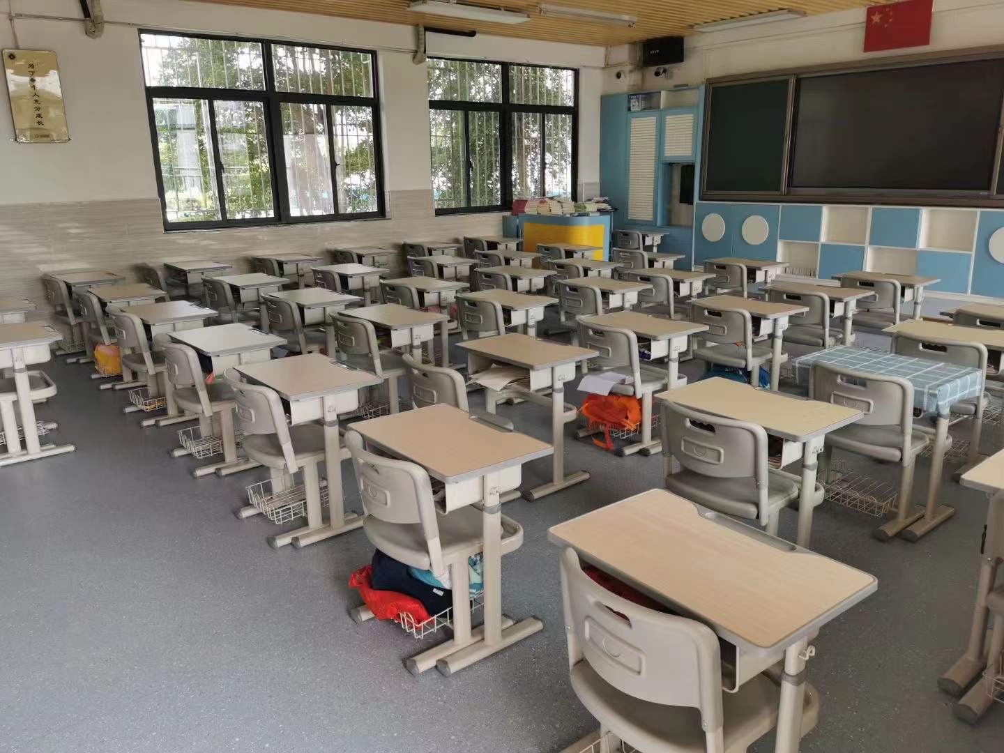 深圳較尾場(chǎng)大鵬學(xué)校20多間課室驗(yàn)收